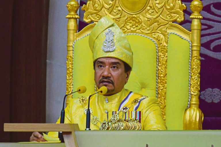 Jangan sentuh kesucian Islam, perlekeh institusi Raja: Sultan Mizan